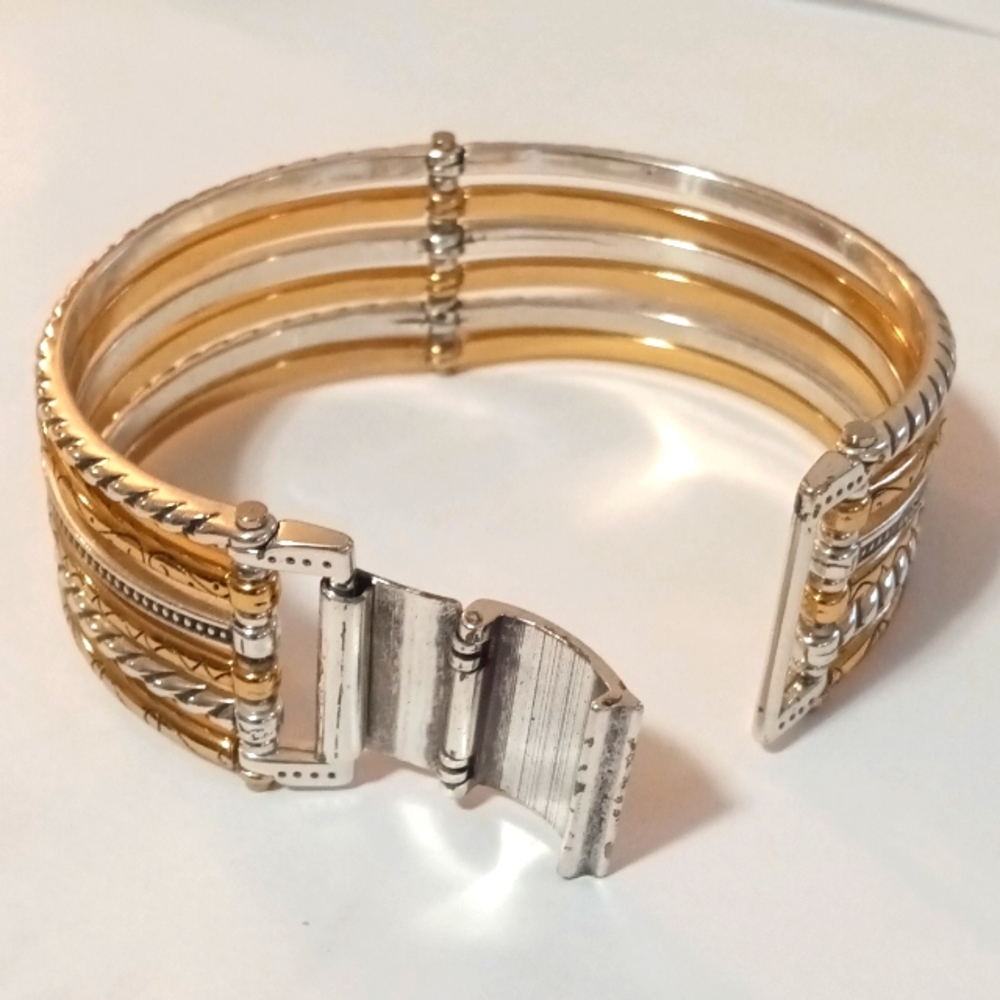 Brighton~ hinged, two toned, bangle bracelet (Vintage) ✨ - Picture 4 of 7